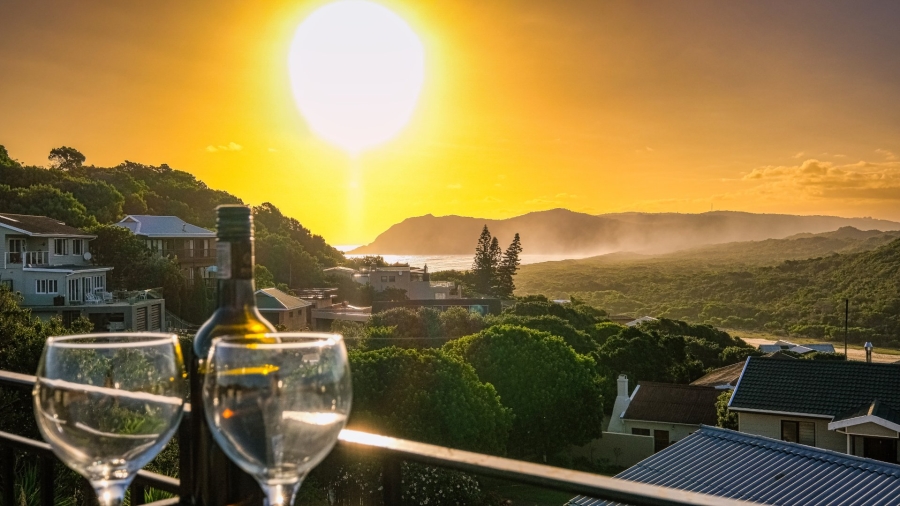 6 Bedroom Property for Sale in Kingfisher Creek Western Cape